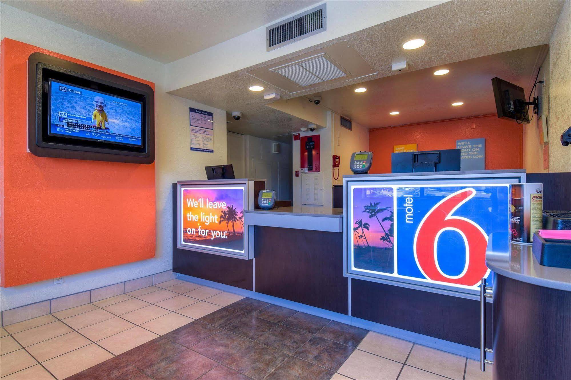Motel 6-Jurupa Valley, Ca - Riverside West Экстерьер фото