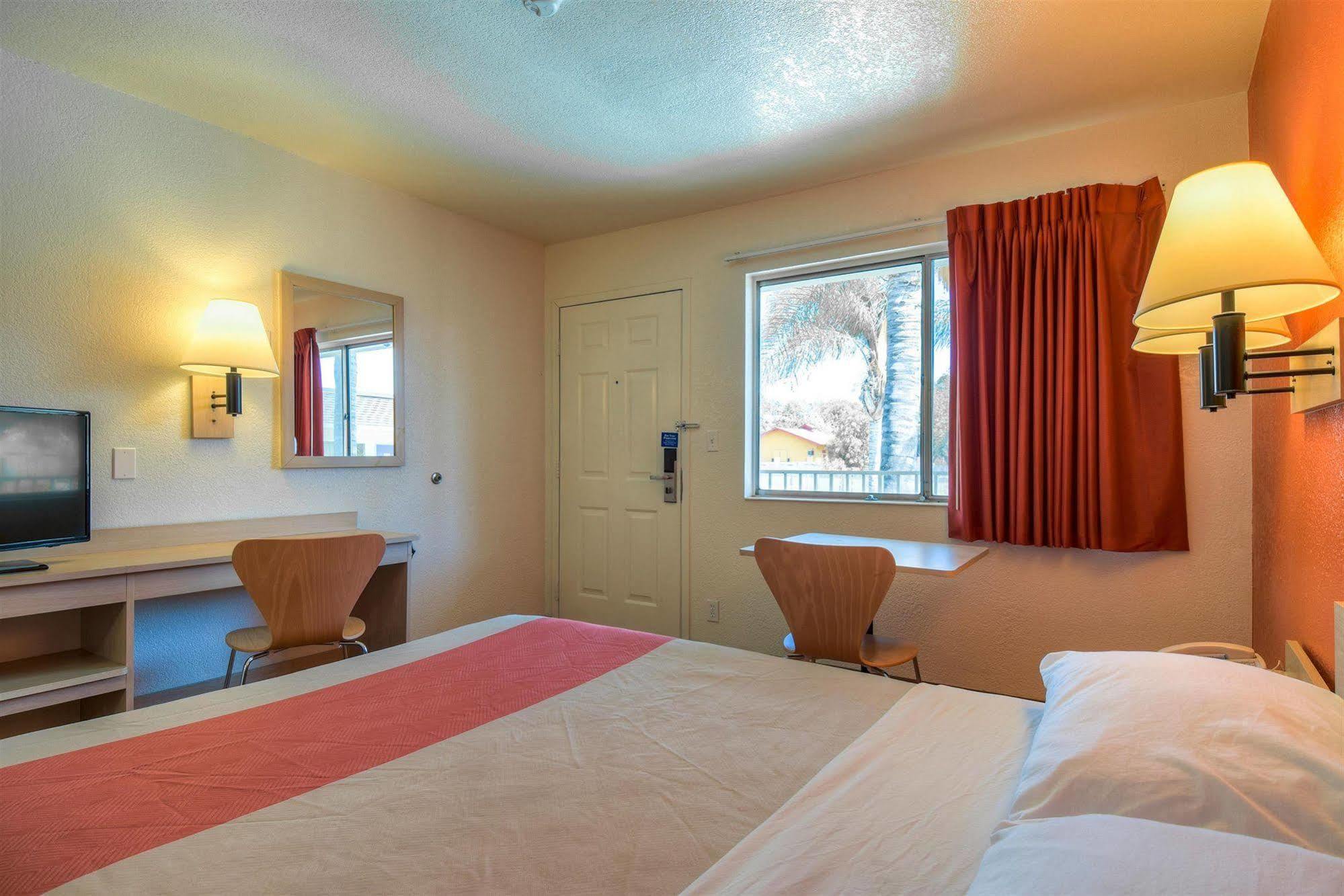 Motel 6-Jurupa Valley, Ca - Riverside West Экстерьер фото